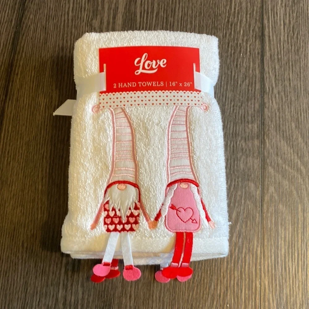 Love set of 2 hand towels. Size 16” x 26”. Gnomes.